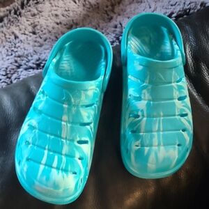 Rugged Shark Turquoise Slip-On Clogs